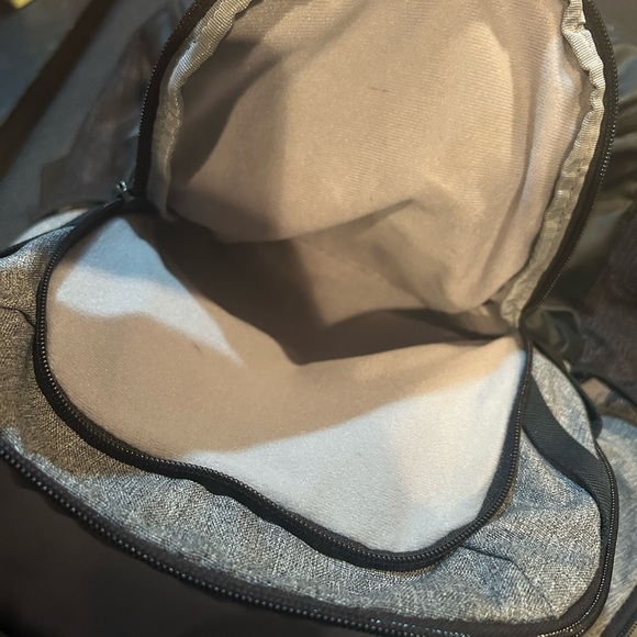 Under Armour Men's Backpack in Gray and Black - Picture 7 of 8